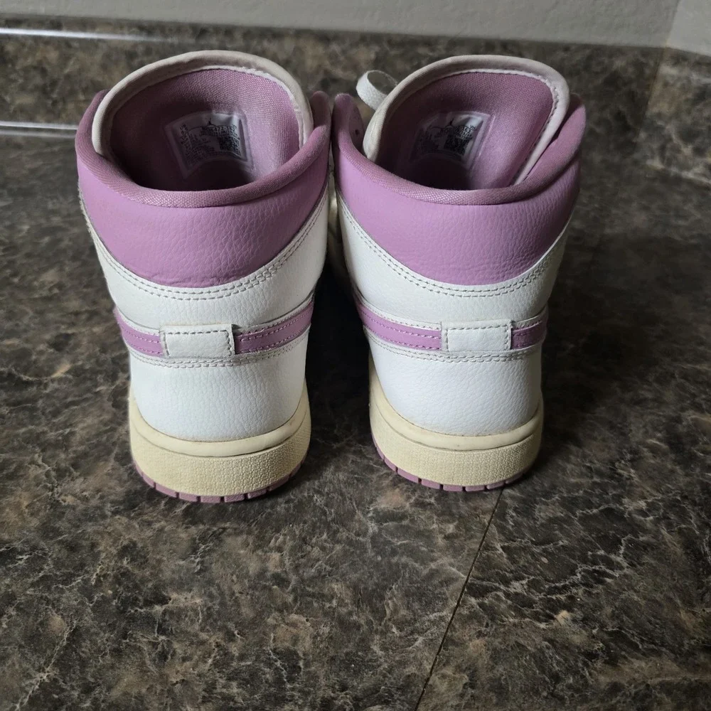 Nike Air Jordan 1 Mid Sail Pink Coconut Milk Womens 9.5 BQ6472-162 Sneakers